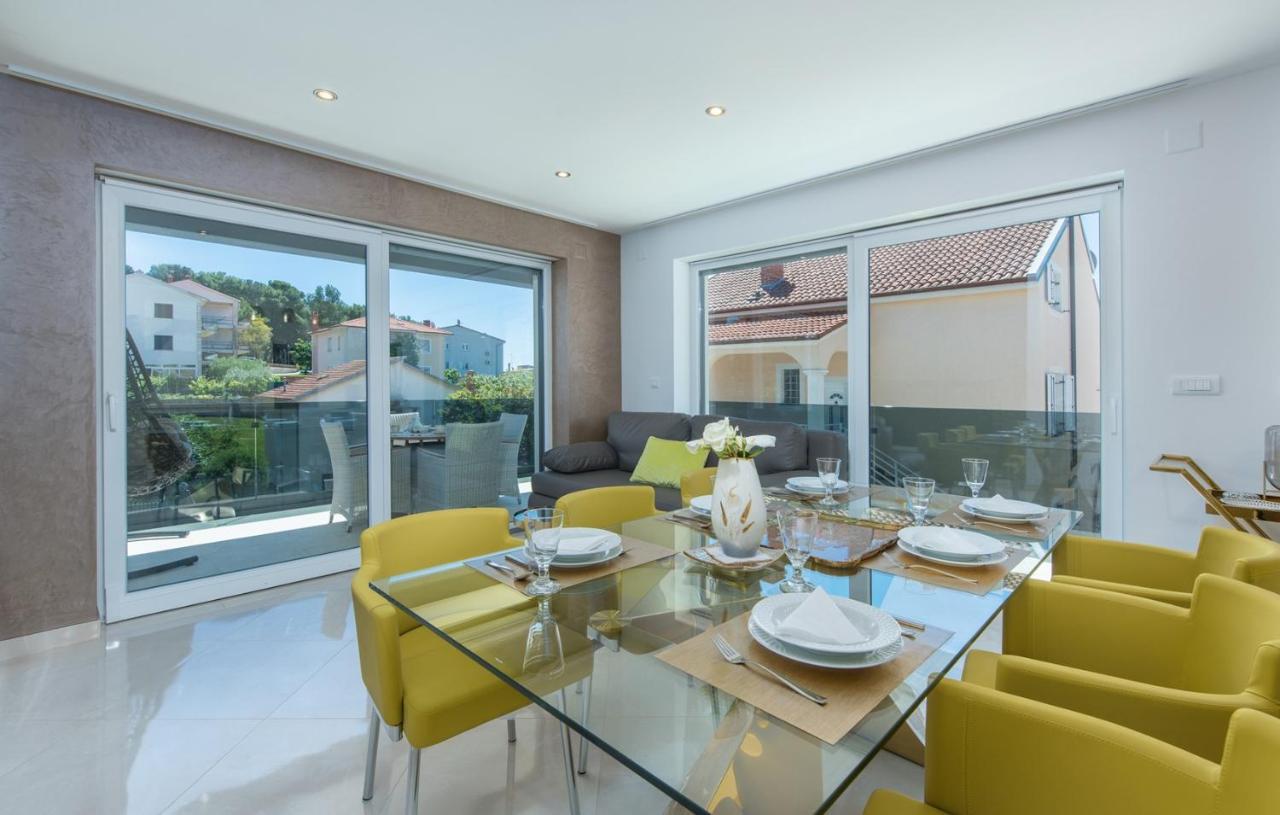 Modern Apartments With Shared Pool Near The Sea Pula Exterior photo