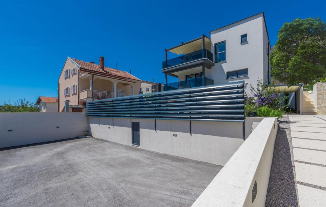 Modern Apartments With Shared Pool Near The Sea Pula Exterior photo