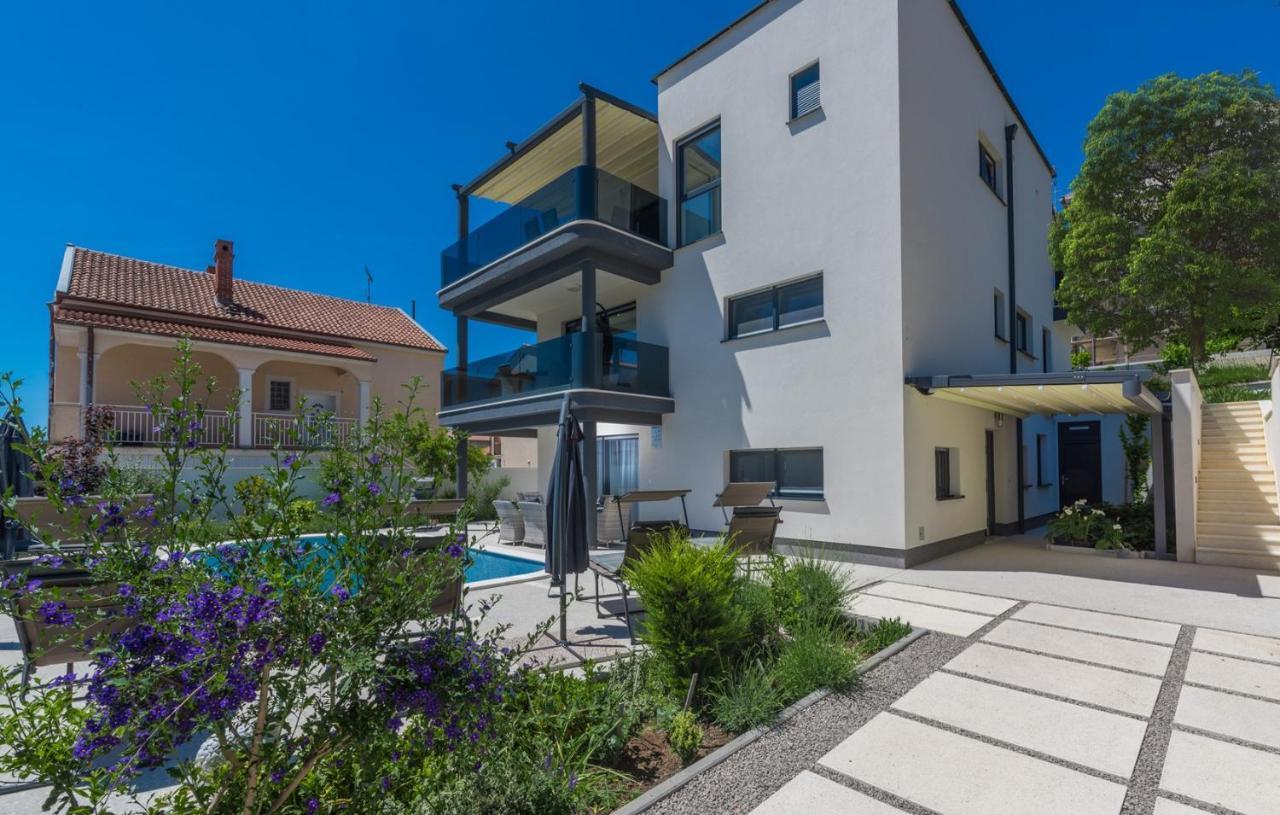 Modern Apartments With Shared Pool Near The Sea Pula Exterior photo